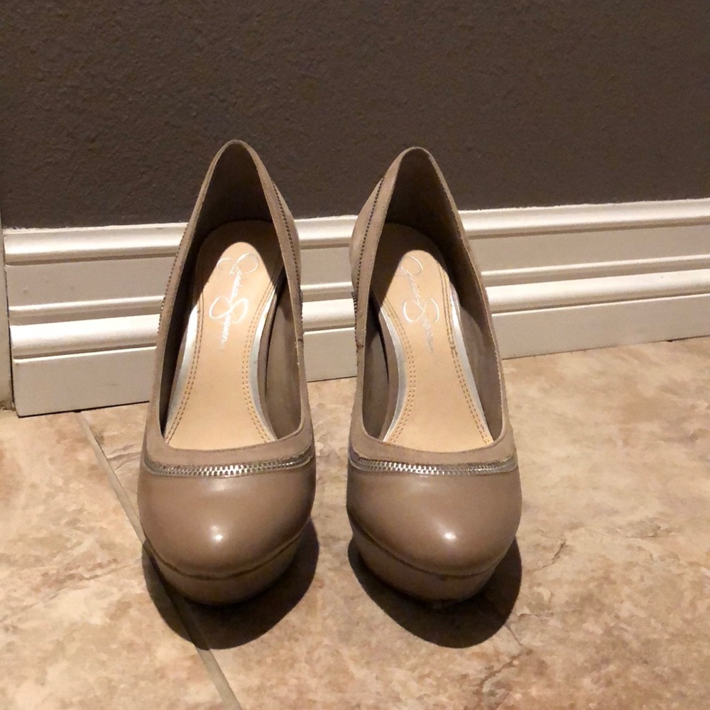 Jessica Simpson Ester